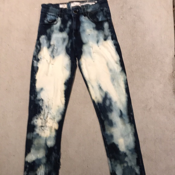 Custom-made items by aspiring artists - Picture 3 of 12